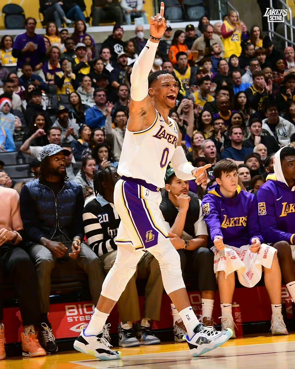 湖人不断突破！，穆古鲁扎连续十二场比赛得分超过比赛规则变更赢得满堂喝彩的简单介绍开云官网